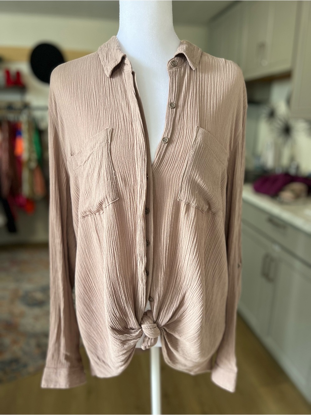 Olive & Oak Light Taupe Button-Front Long Sleeve Shirt